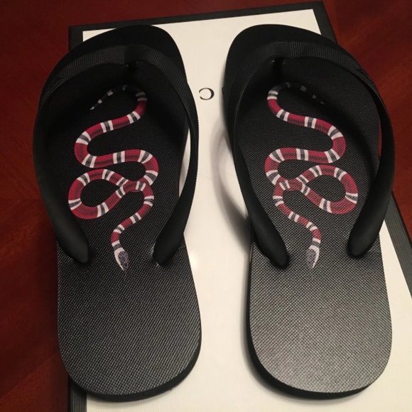 LAST DROP Men's Gucc Black Snake-print Flip Flops - Picture 1 of 6